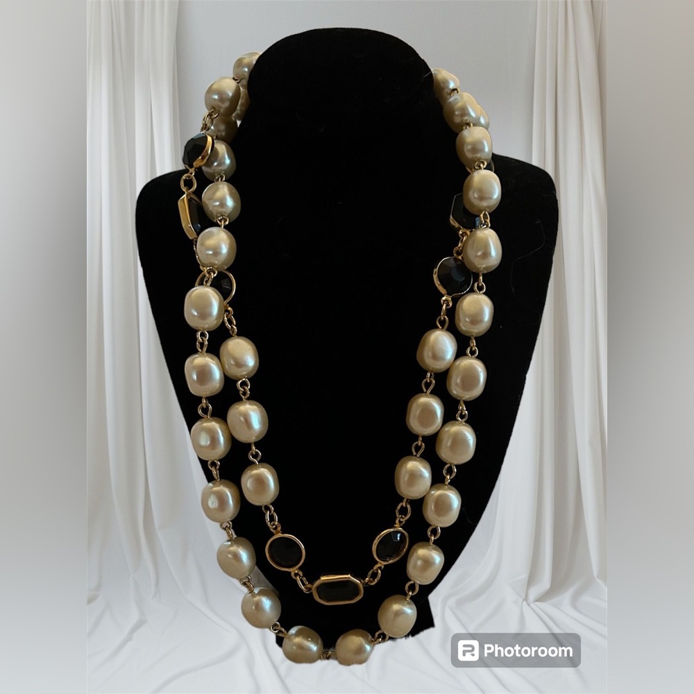 Vintage Faux pearls double layered necklace